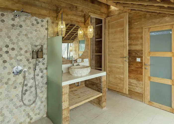 2 Bdrs In Bingin - 2bathrooms Per 4* ウルワツ